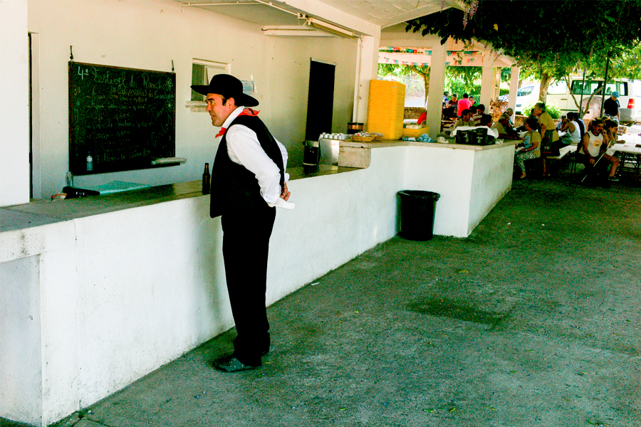 Homme avec un chapeau traditionnel portugais