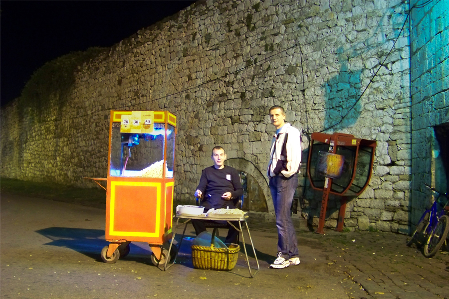 Vendeurs de popcorn dans la rue